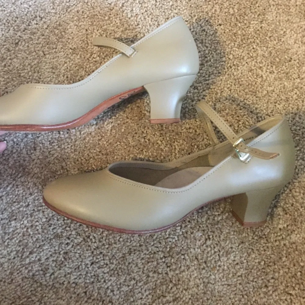 capezio nude‎ shoes